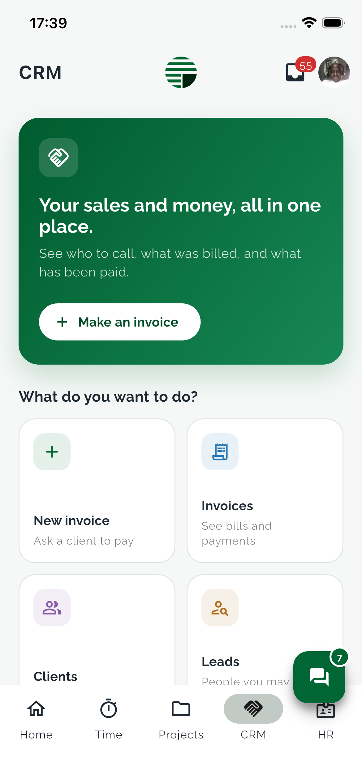 Petra Mobile CRM screen with invoice creation, invoices, clients and leads.
